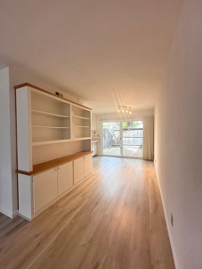 Building Photo - Unit with updated flooring!