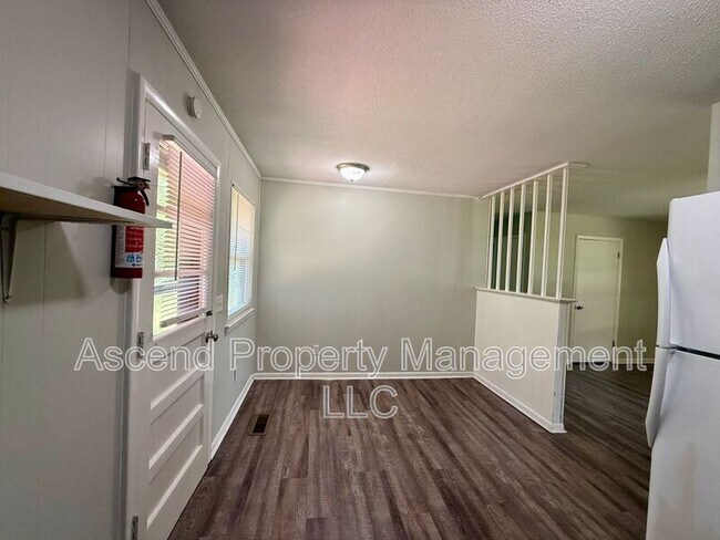Building Photo - 5080 Shoals Ln