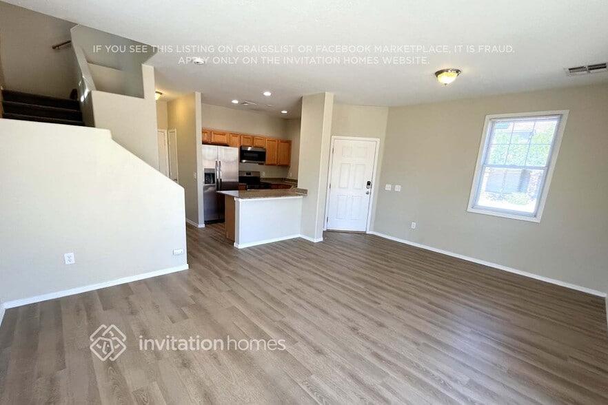 Building Photo - 17131 W Tara Ln