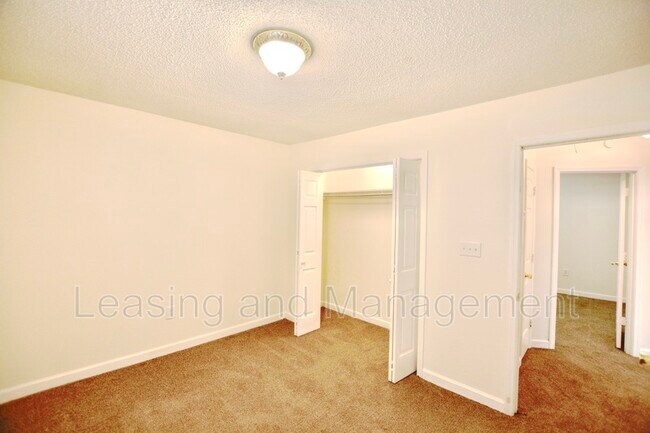 Building Photo - 1522 Theresa Dr