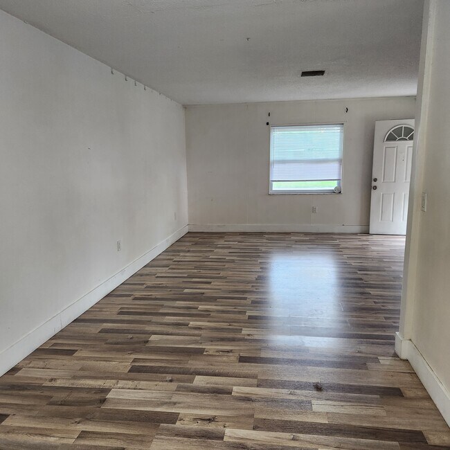 Living room - 2343 Weber St