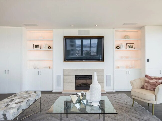 Building Photo - 1080 Chestnut St