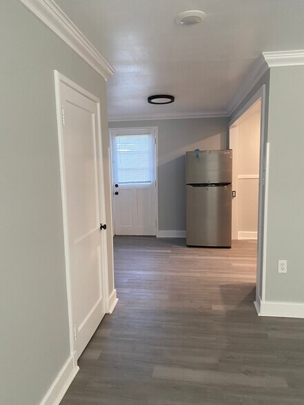 Building Photo - 1820 Metairie Rd