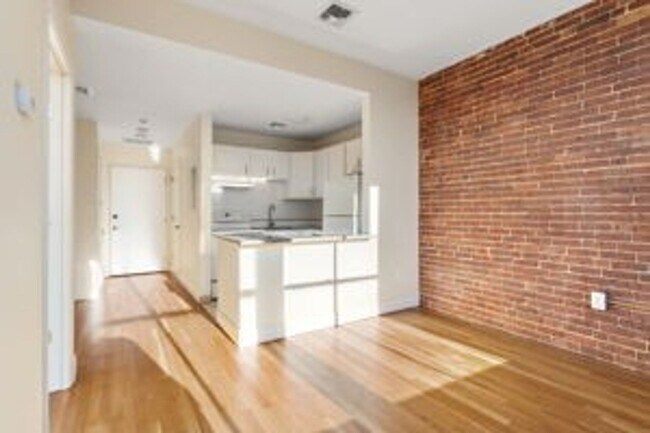 Building Photo - 105-107 Washington Street-Unit 1