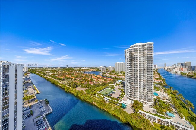 Building Photo - 20515 E Country Club Dr