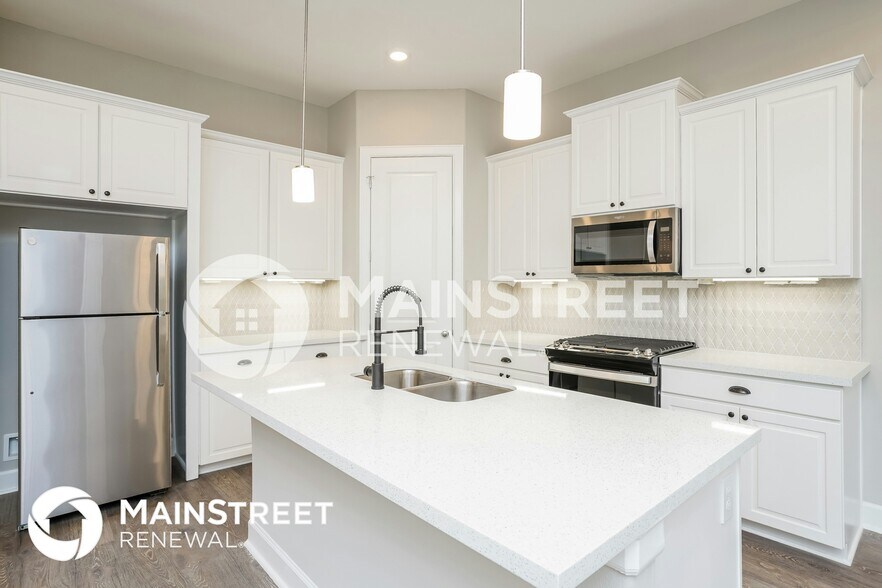 Building Photo - 5117 Royal Heath Dr