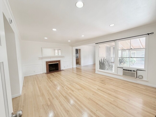 Building Photo - Charming 4-bedroom, 2-bath Home - MOVE IN READY