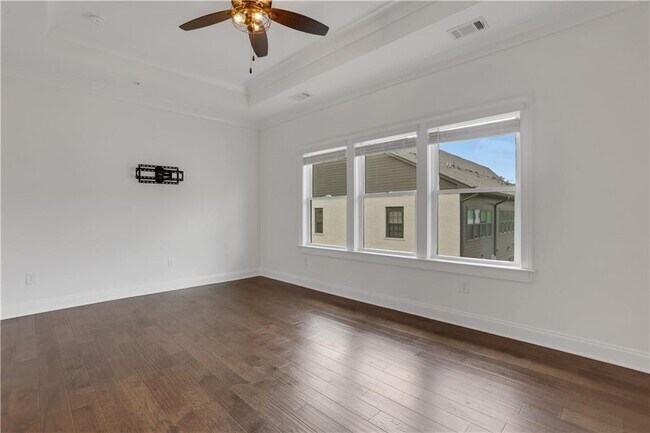 Building Photo - 6651 Sterling Dr