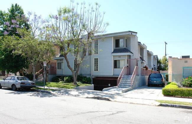 Primary Photo - 516-518 Salem St