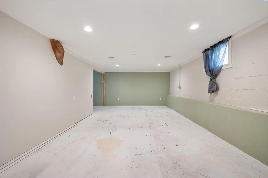Building Photo - 1207 Putnam St
