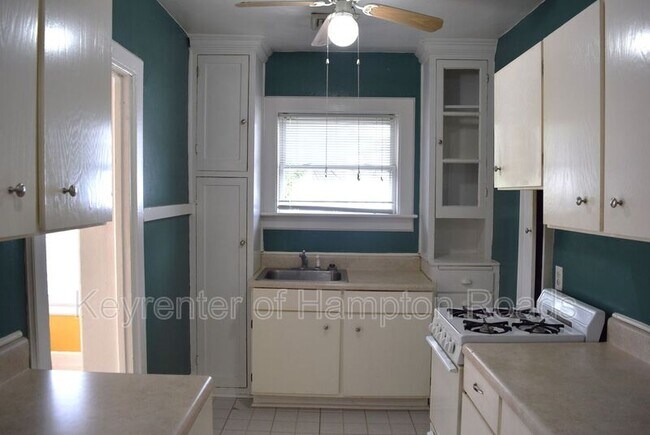 Building Photo - 4809 Colonial Ave