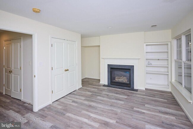 Building Photo - 43259 Sunderleigh Square