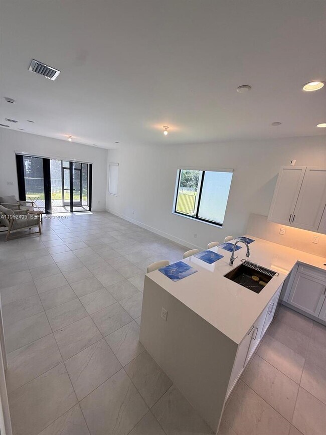 Building Photo - 5816 Agostino Way