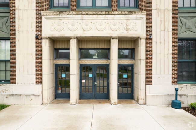 Building Photo - East High Apartments