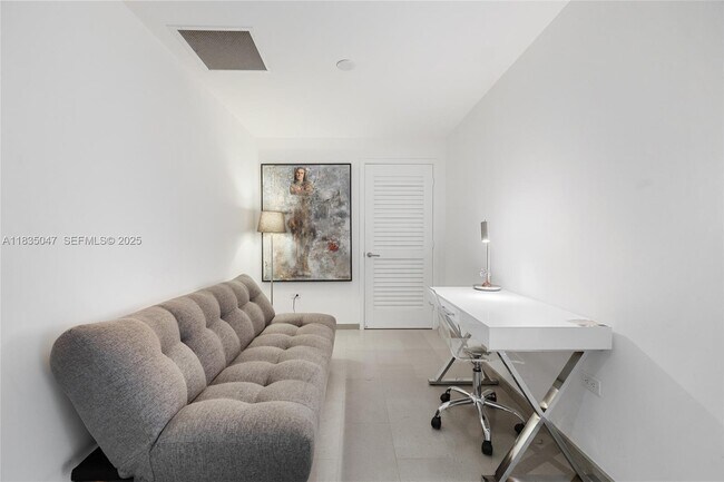 Building Photo - 88 SW 7th St