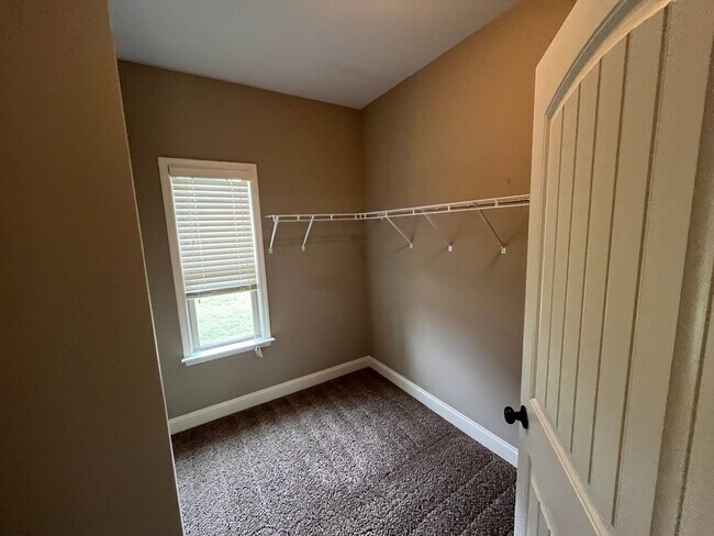 Building Photo - Located in Wrenwood Subdivision!!