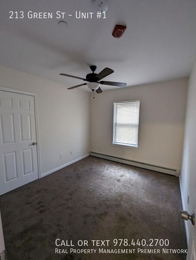 Building Photo - 213 Green St