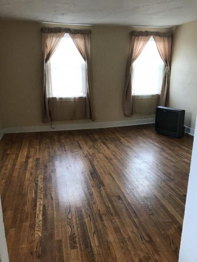 Building Photo - 403-405 N Baltimore Ave --1