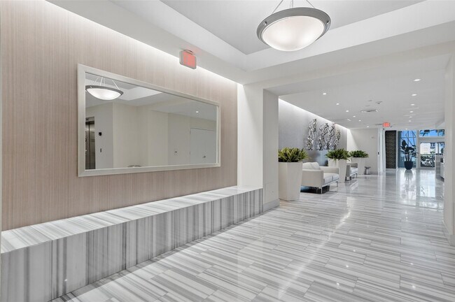 Building Photo - 3030 NE 188th St