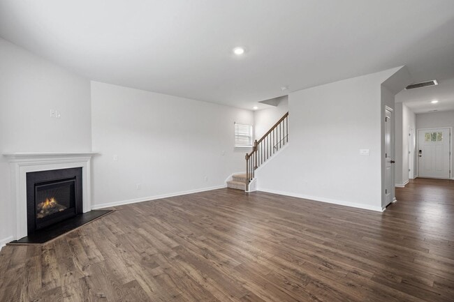 Building Photo - 340 Fenwick Dr