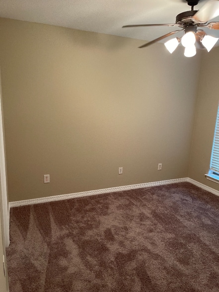 Building Photo - 600 Hilltop Dr
