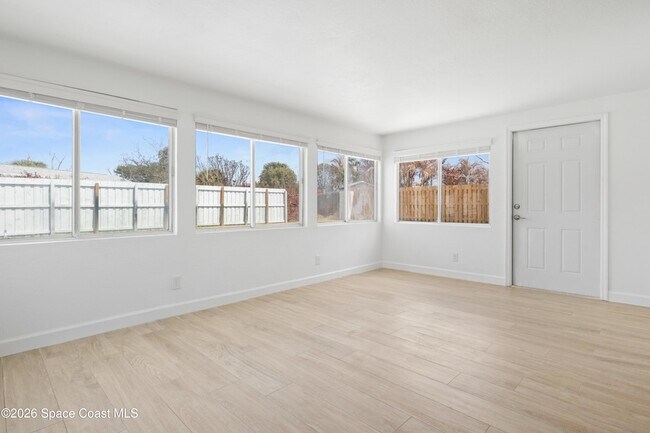 Building Photo - 2076 Abalone Ave