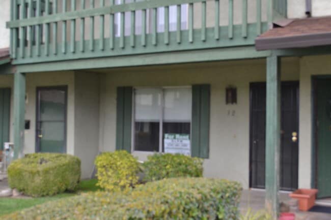 Building Photo - Spacious 2-Bedroom Condo