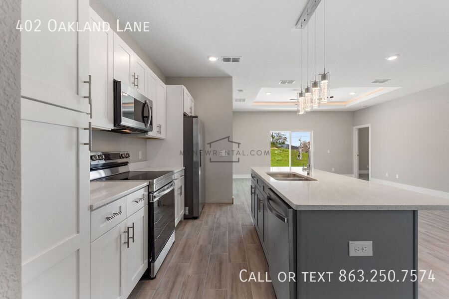 Building Photo - 402 Oakland Ln