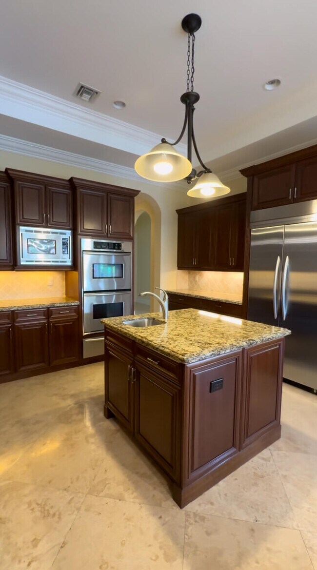 Building Photo - 9407 Bridgebrook Dr