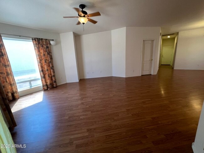 Building Photo - 4872 E Meadow Vista Dr