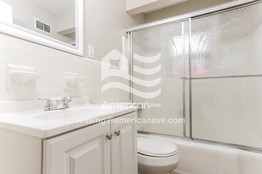 Building Photo - 6905 Raymond Ave