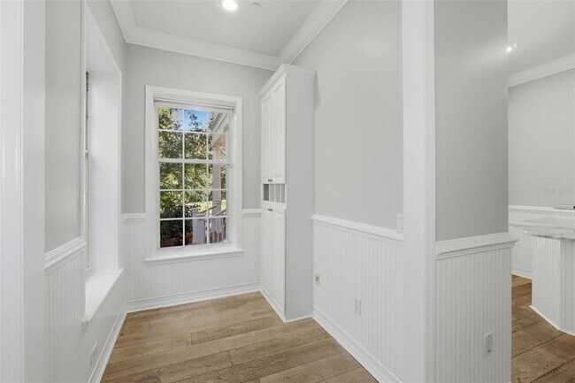 Building Photo - 815 Lake Evalyn Dr