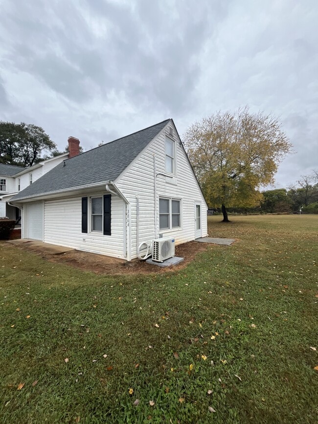 Building Photo - 3864 W Hwy 27