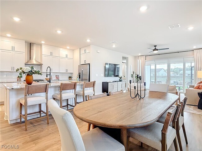 Building Photo - 8735 Catamaran Dr