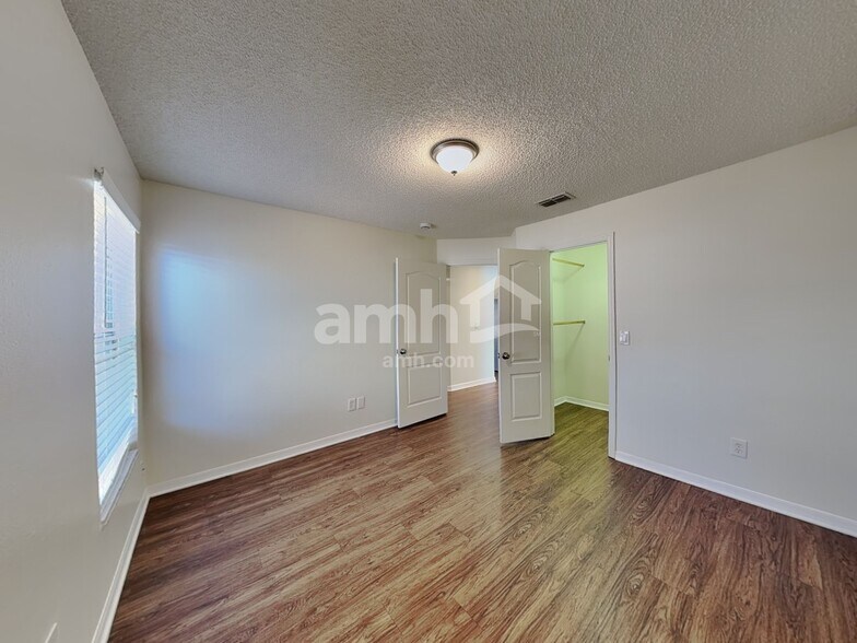 Building Photo - 8813 Scenic Vista Ct