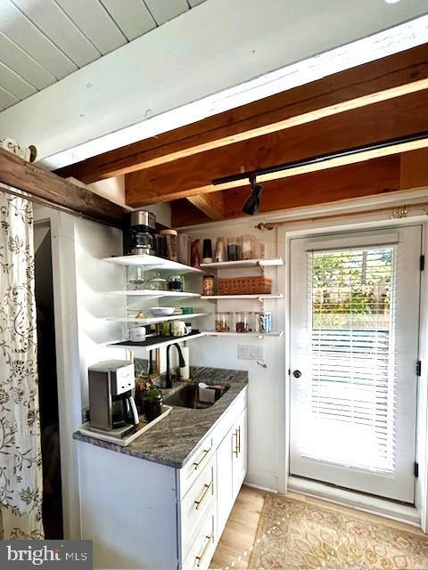 Building Photo - 264 Lake St