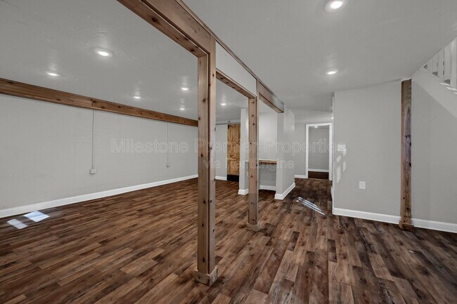Building Photo - 1624 S Fannin Ave