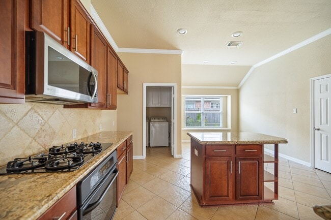 Building Photo - 9515 Denfield Ln