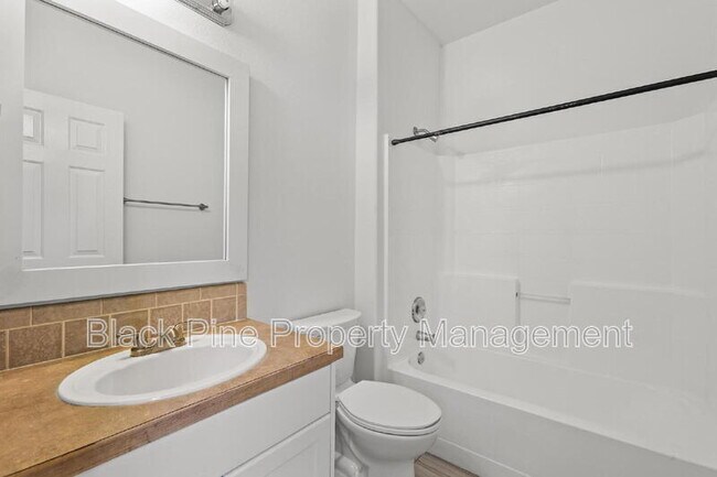 Building Photo - 8958 W Stirrup St