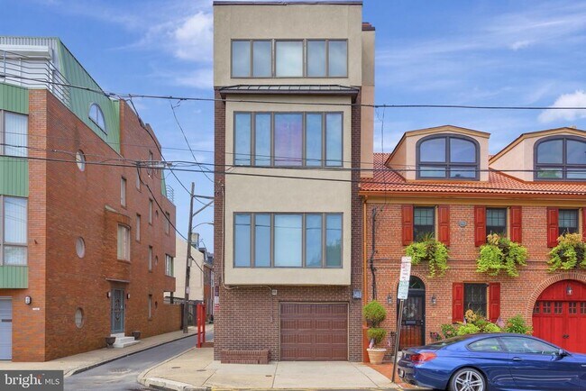 Building Photo - 730 S Front St