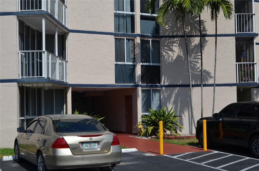 Building Photo - 7125 NW 186th St