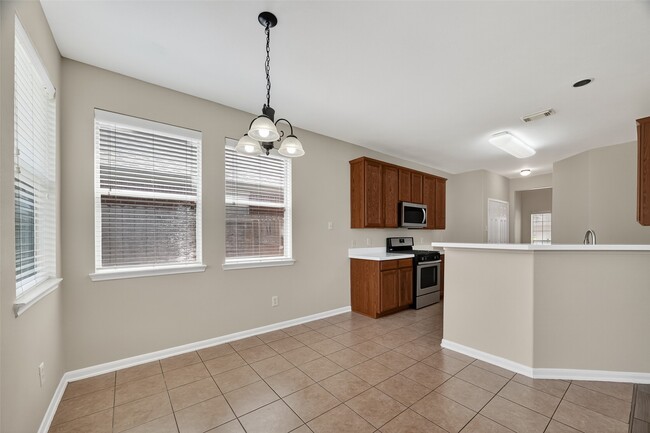 Building Photo - 2711 Shallow Falls Ct