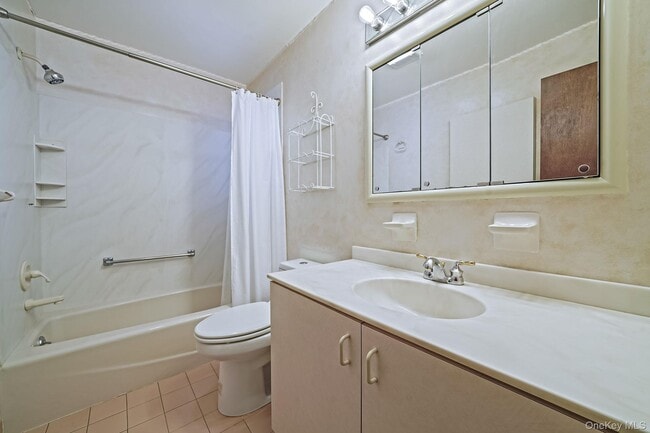 Building Photo - 386A Glen Cove Ave