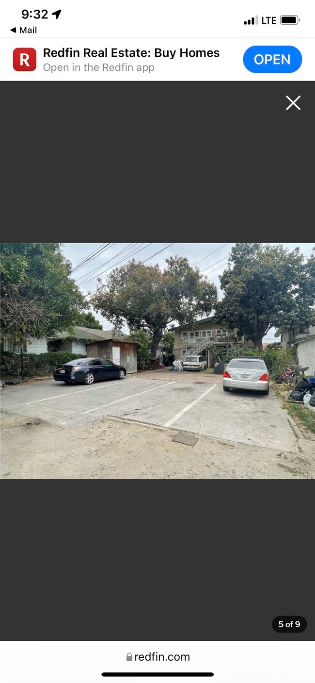 Building Photo - 1469 W Vernon Ave