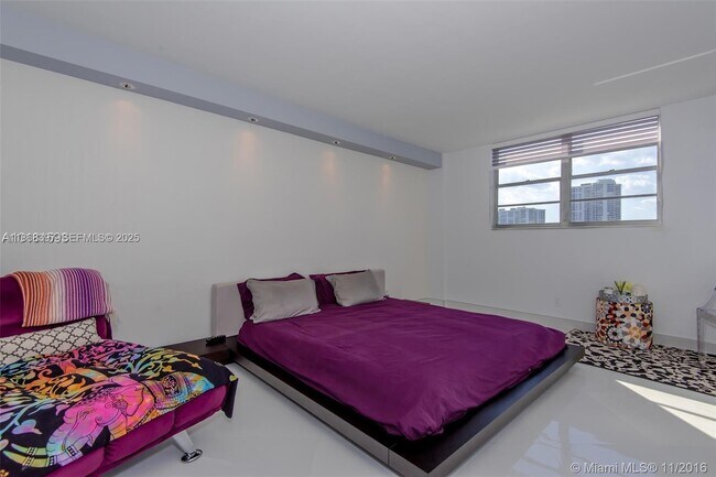 Building Photo - 19390 Collins Ave