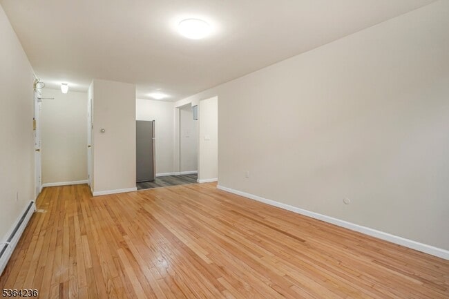 Building Photo - 153 Garden Ave