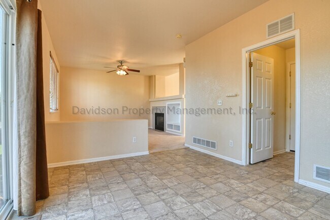 Building Photo - 4173 Knollvale Dr