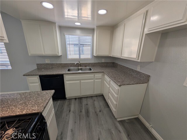 Building Photo - 527 E Colorado Blvd