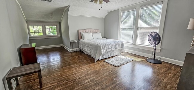 Building Photo - 1389 Agnes Pl