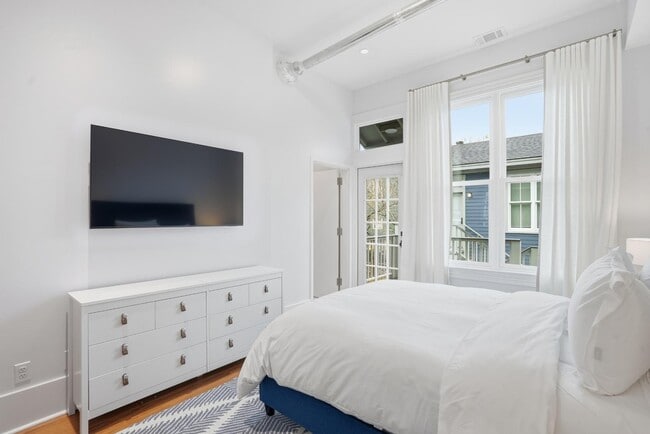 Building Photo - 309 Lorch St